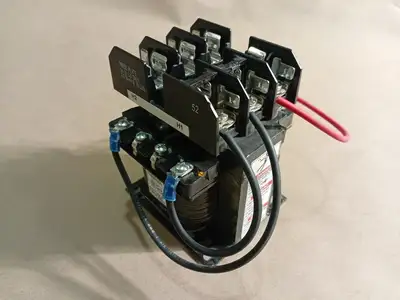 NEW SQUARE D 9070TF100D37