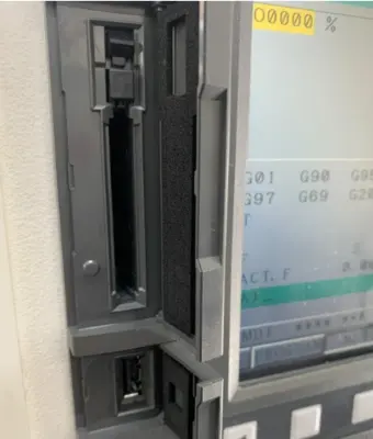 2014 HYUNDAI WIA KIT250 CNC Lathes (Turning Centers) | Machinery Resources International (3)