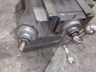 2 HP BRIDGEPORT SERIES I VERTICAL RAM TYPE MILL: YOBRO #24975