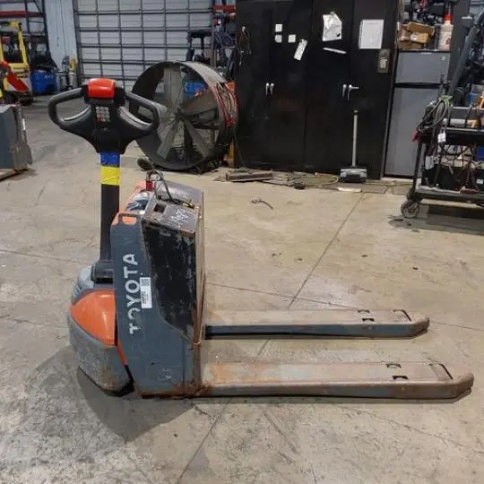 Used 2018 TOYOTA 8HBW23 Pallet Jacks | Russell Equipment #724040