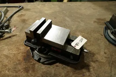 Milling Vise - 6-1/2"