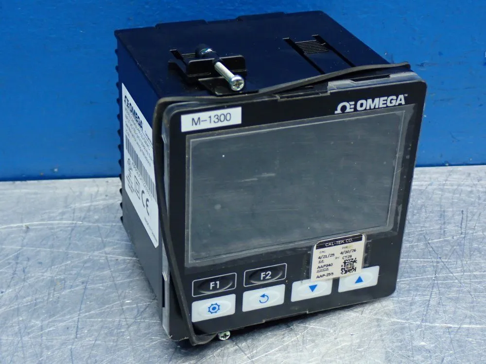Used OMEGA CN04D3RR2UCMAC Temperature Controls Ohio US | HGR 24 #878601