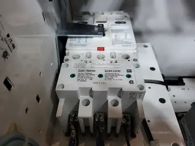 Used EATON SVX004A1-5A4N1 Switchgears British Columbia CA | Lenmark #240120