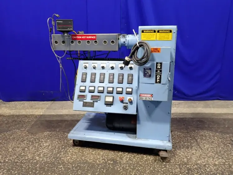 Used KILLION EXTRUDERS KL100 Misc Plastics Equipment Ohio US | HGR 24 #818814