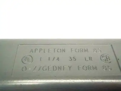 USED APPLETON UNILETS LR THREADED 1 1/4 HUB FORM 85 CONDUIT BODY