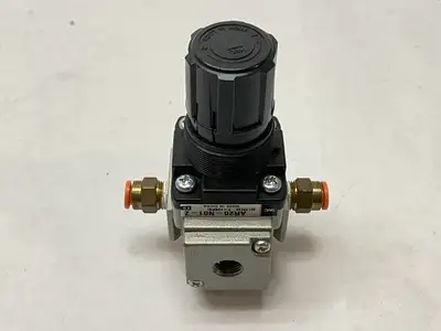 USED SMC PNEUMATIC PRESSURE REGULATOR 7-125 PSI 1/8" NPT