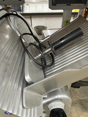 130-0144 Globe G12A Automatic Deli Meat & Cheese Slicer