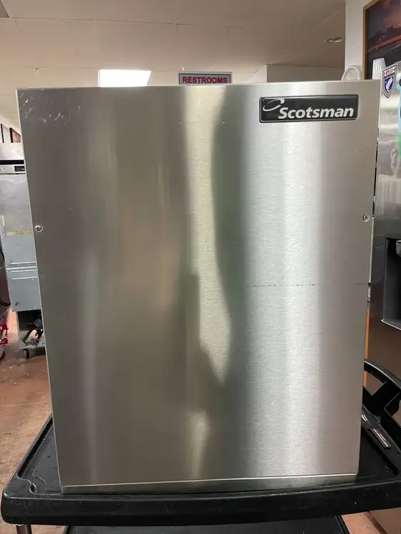 Used Scotsman Used 22" Scotsman FME804RLS Remote Condenser Nugget Ice Machine Maker Head 115V - Shed Ice Machines Illinois US | Falcon Restaurant Supply #1375138