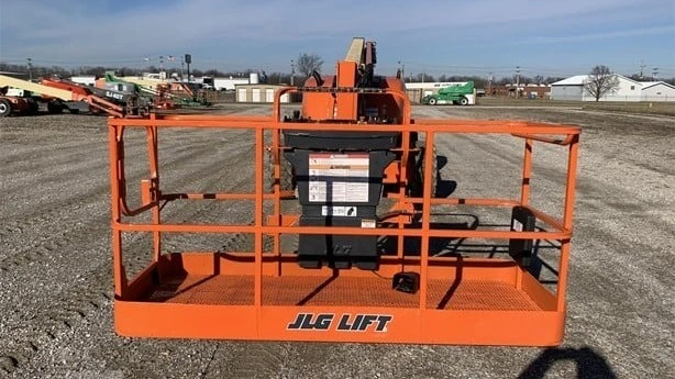 USED 2023 JLG 600 AJ
