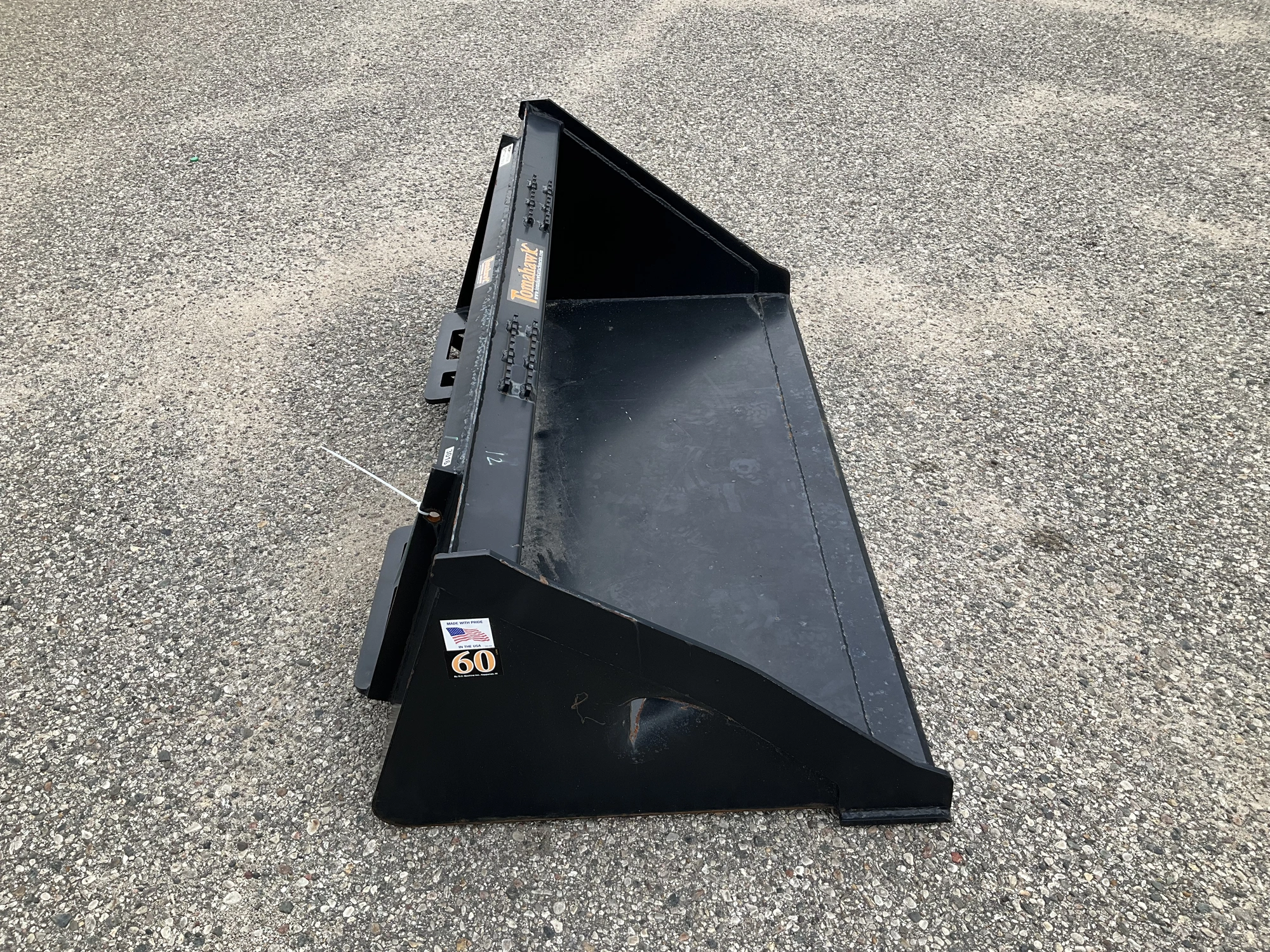 Used TOMAHAWK 60" SMOOTH BUCKET Skid Steer Buckets Michigan US | Miedema Asset Management Group #1341036