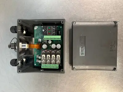 Siemens 6AV6 671-5AE10-0AX0 Connectivity Box DB Plus 24Vdc (4.4.4)