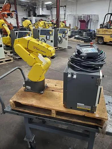 Used FANUC LR MATE 200IC Robots Ohio US | Six Axis Solutions #397902