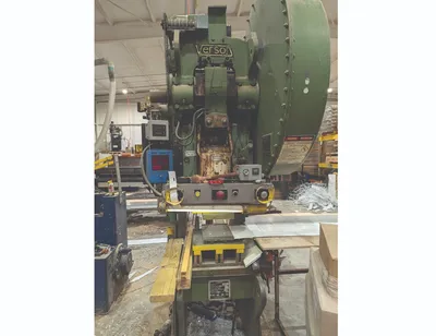 1966 VERSON 7 OBI OBI / Gap Frame Press | Universal Press & Machinery (UPM) (1)