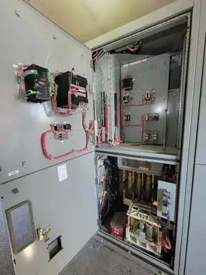 5kV Motor Control Center (MCC) Unit w/ (4) Breakers & (2) Load-Break Switches