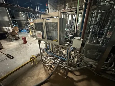 USED KOSME Glass Carbonated Bottling Line