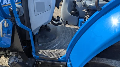 USED 2011 NEW HOLLAND T4.75