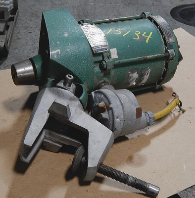 USED LIGHTNIN PORTABLE CLAMP MOUNT MIXER XD-30AM