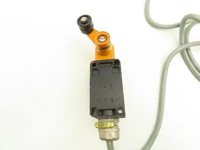 Siemens 3SE3 120-1GW-Z Position Limit Switch Roller Lever 230V 6A