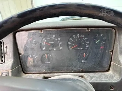 USED 2001 STERLING LT9513