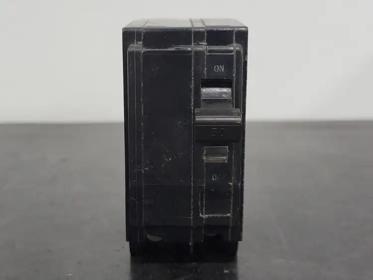 Used SQUARE D QO230 Switchgears British Columbia CA | Lenmark #243367