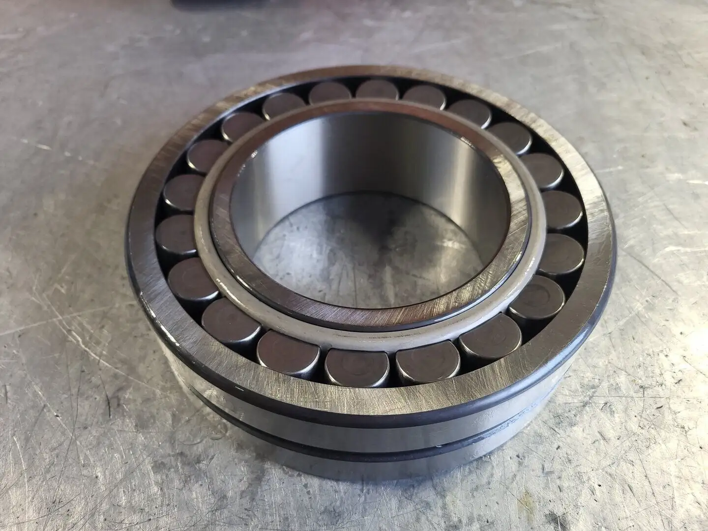 NEW SKF 22226 EK/C3