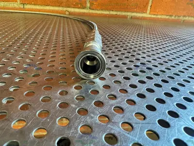 Used SWAGELOK SS-4CP4-10 CHECK VALVE W/ 42" STAINLESS STEEL BRAIDED HOSE 3/4" TO 1/2" Hoses California US | Equipment Lab #1427415