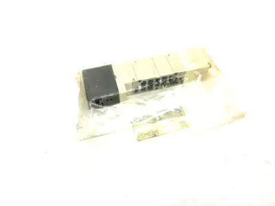 USED SMC PLUG-IN SOLENOID VALVE 5-PORT