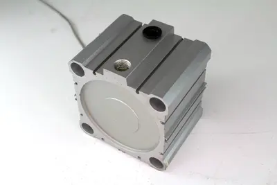 USED SMC CDQ2B100-30DM-A79WL