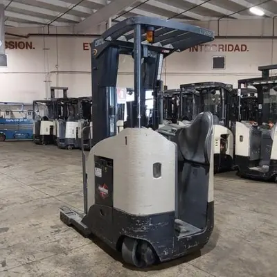 USED 2016 CROWN RR5725-45