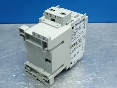 NEW ALLEN BRADLEY 700CF220D