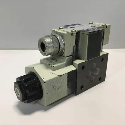 USED YUKEN DSG-01-2B8-D24-50150