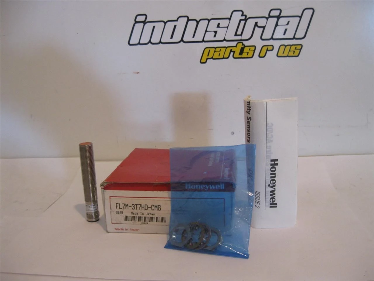 NEW HONEYWELL FL7M-3T7HD-CMG