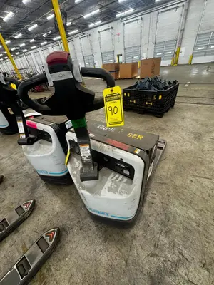 Used _UNKNOWN_ _UNKNOWN_ Electric Pallet Trucks North Carolina US | Myron Bowling Auctioneers Inc #1543557