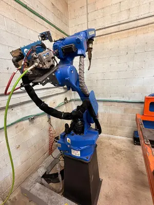 2022 YASKAWA ar2010 Robotic Welders | ListingHippo (15)