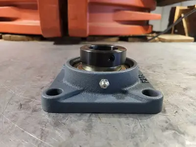 NEW NATIONAL BEARING UCF208-24