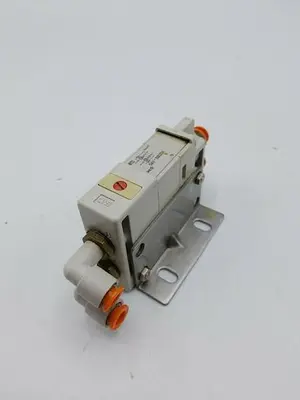 Used SMC VALVE Pump & Valve Parts Michigan US | ND Industrial Surplus #1208684