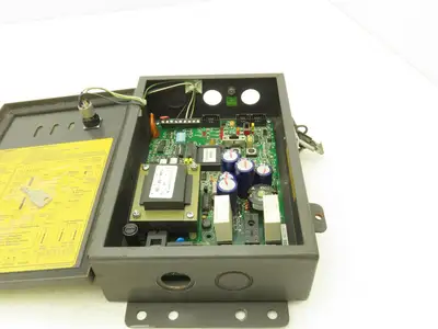 STI 70027-1002 Safety Light Curtain Controller W/Key 115VAC 50/60Hz 30VA