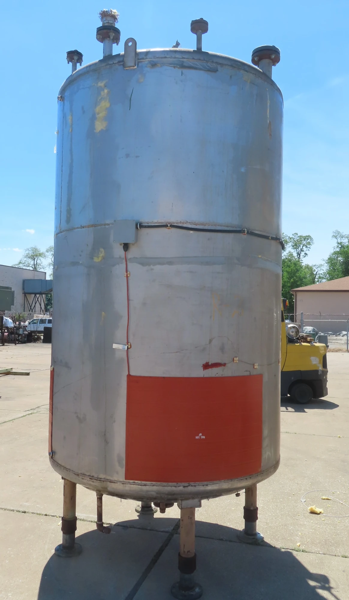 1500 gallon Stainless Steel, Jacketed, Dish Bottom and Top Tank