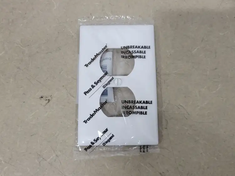 New | in-Stock PASS & SEYMOUR TP8-W Switchgears British Columbia CA | Lenmark #240924
