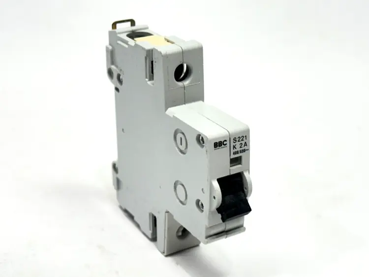 Used BBC S221K2A Circuit Breakers Michigan US | Maverick Industrial Sales #1453082