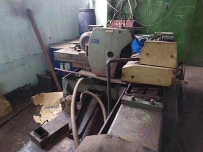 TOS Hostivař Cylindrical Grinder, in good working condition, visible under power
