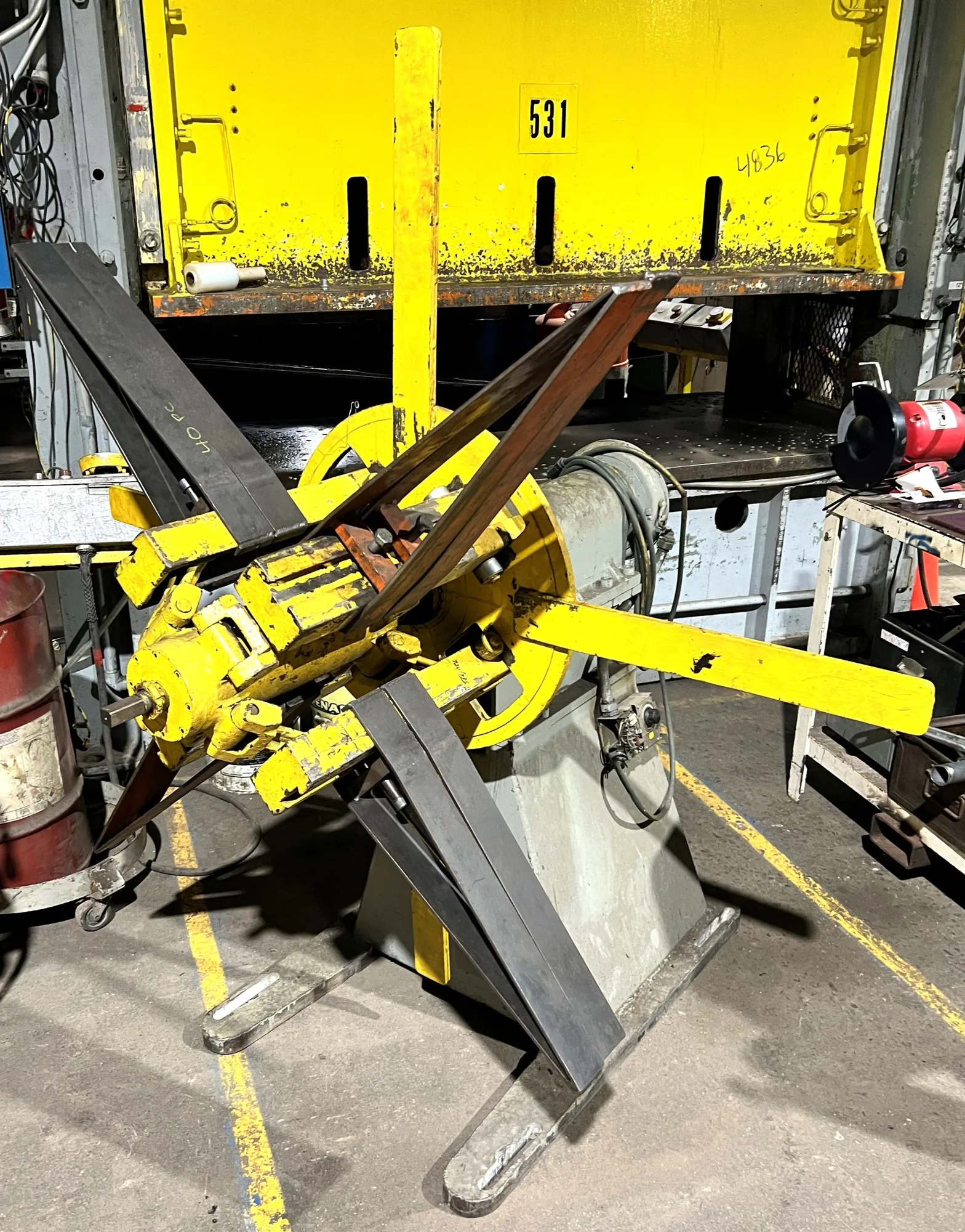 2,500 lbs. x 18" Wide Uncoiler Standard Reel