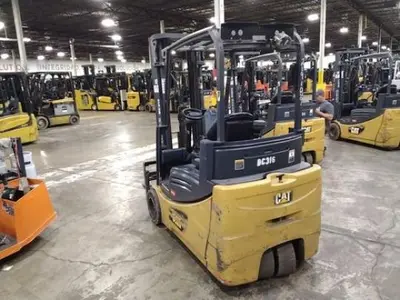 USED 2019 CATERPILLAR 2ET4000