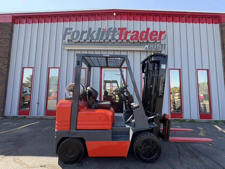Used TOYOTA 5FGC25 Misc Forklifts Wisconsin US | Forklifttrader.com #566956