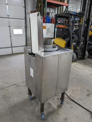 USED 2010 AM MANUFACTURING CO. ROUND-O-MATIC
