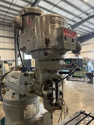 1981 BRIDGEPORT SERIES 1 Milling Machines | GMT (9)