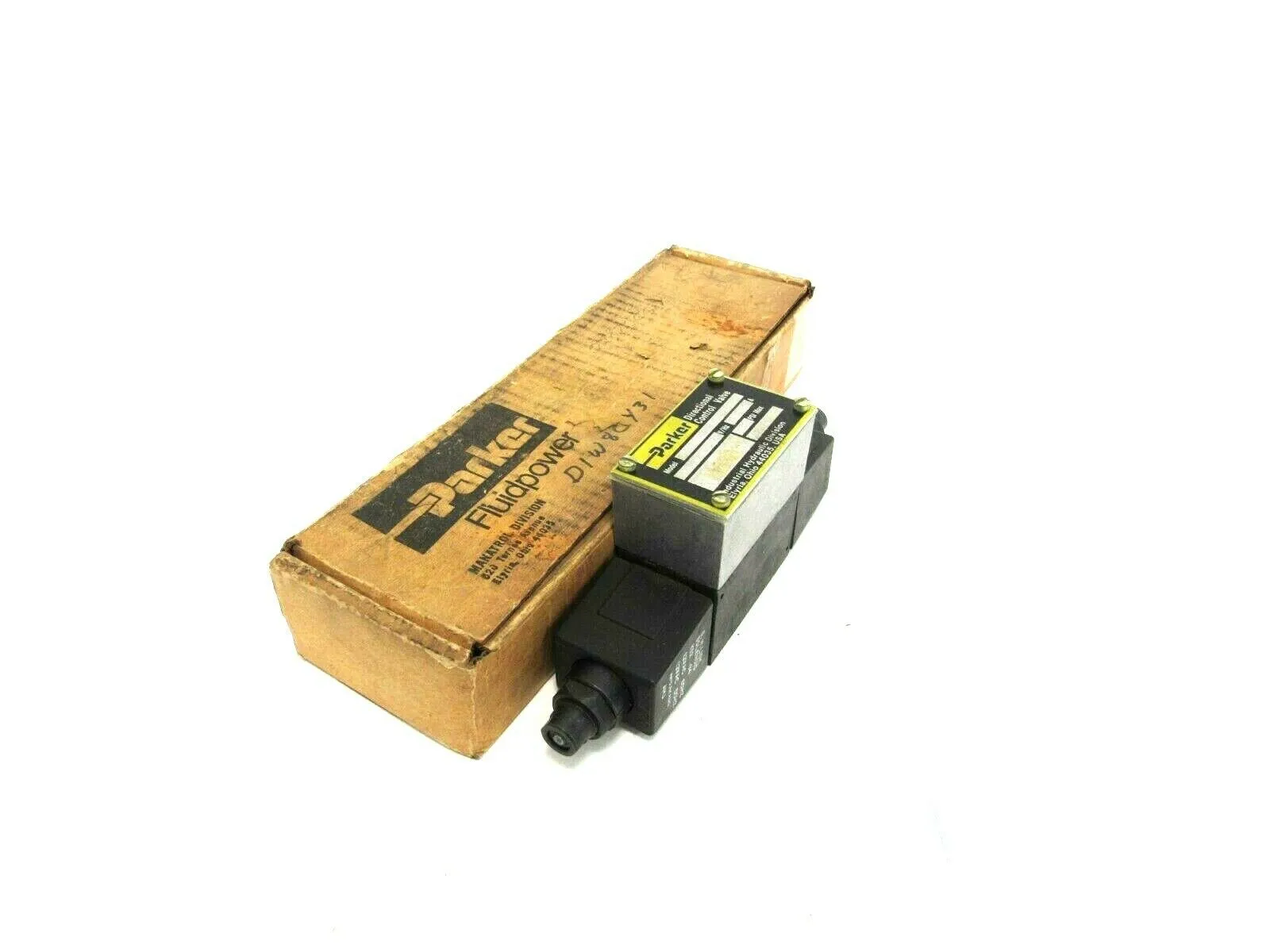 NEW PARKER D1W8C-Y31-FK SOLENOID VALVE D1W8CY31FK