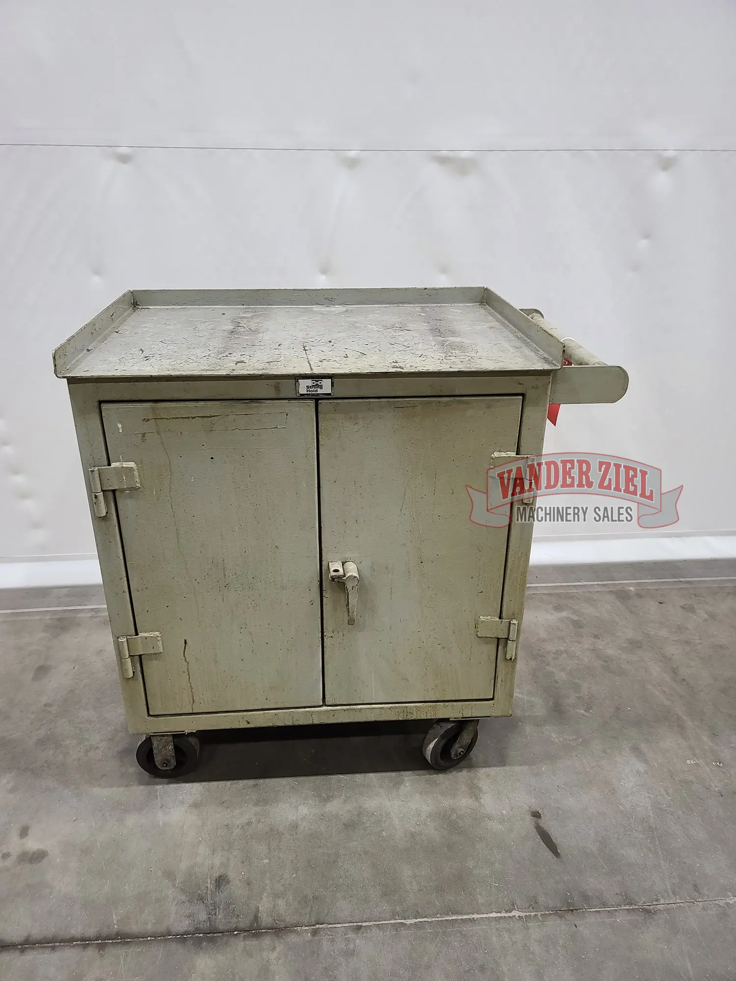 Stronghold 36″ x 24″ x 44″ Heavy Duty Rolling Tool Cabinet