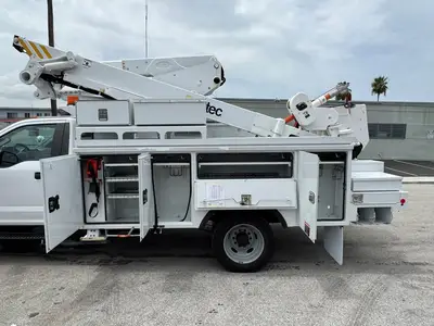Used 2017 ALTEC AT41M Bucket (boom) trucks Florida US | Truck and Van Outlet #1509184