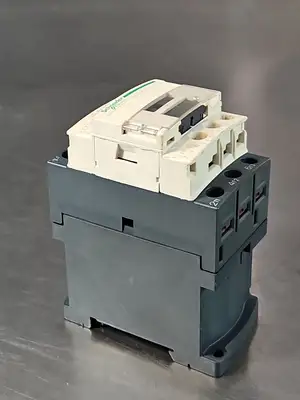 Schneider LC1D09 3 Poles 120V AC 9A Reversing IEC Magnetic Contac (BIN213)